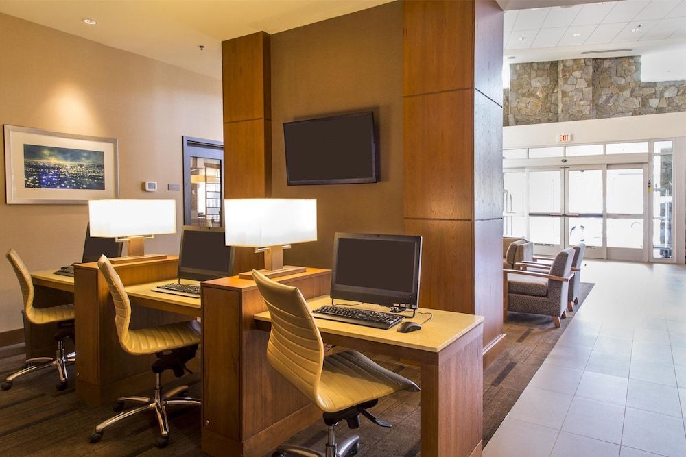 Hyatt Place Charlottesville 2