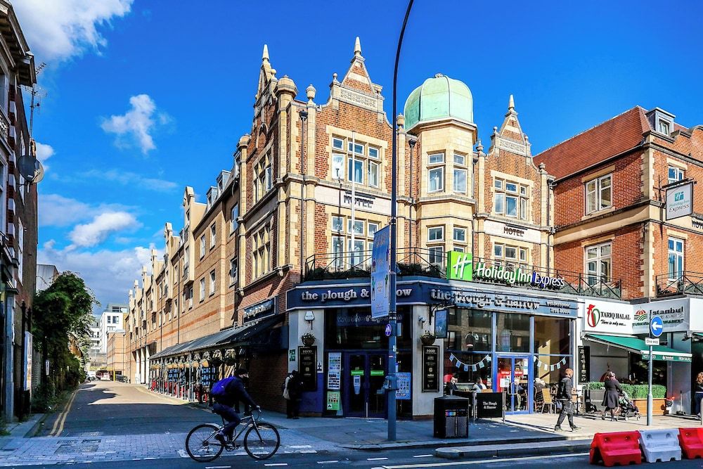 Holiday Inn Express LONDON - HAMMERSMITH by IHG 1