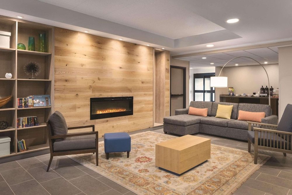 Country Inn & Suites by Radisson, La Crosse, WI 2