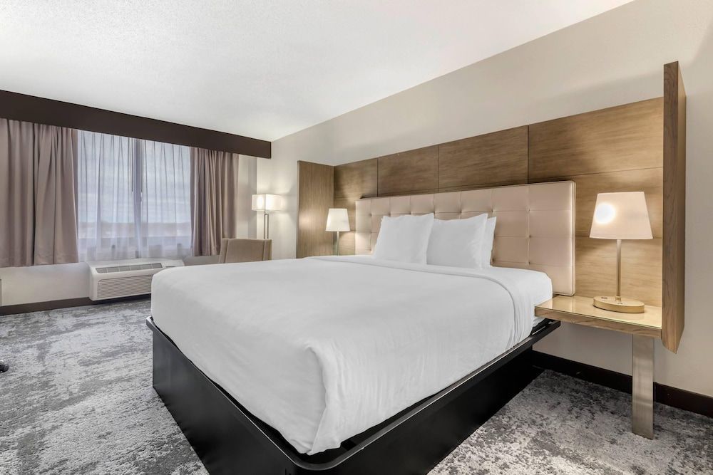 Comfort Inn Brooklyn Center 1