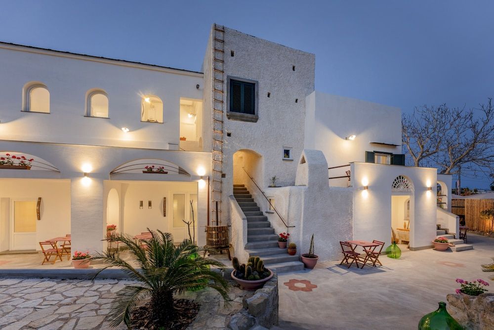 Cala Cala Rooms,Restaurant & Farm Experience 1