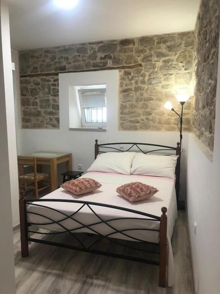 Rooms Radunica street 2