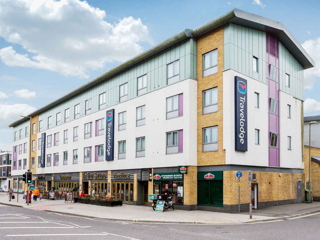 Travelodge Farnborough Central 1