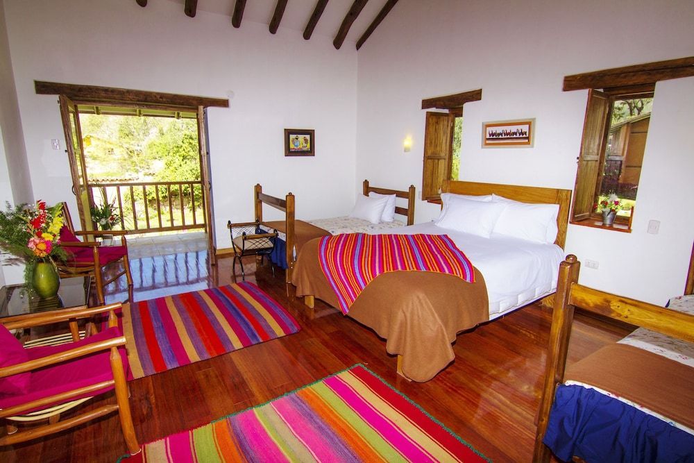 Lizzy Wasi Urubamba 2