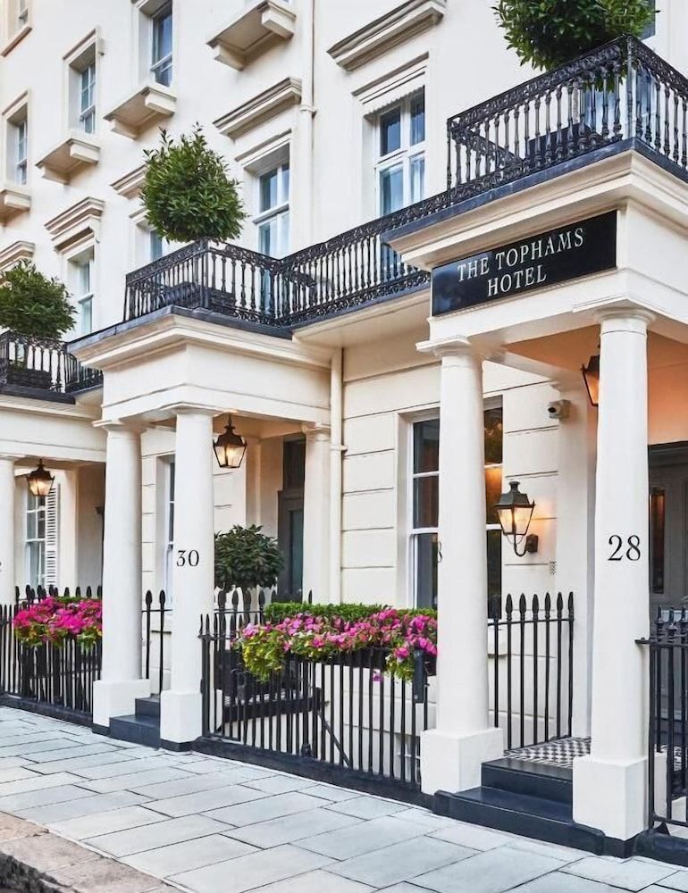 The Tophams Hotel 1
