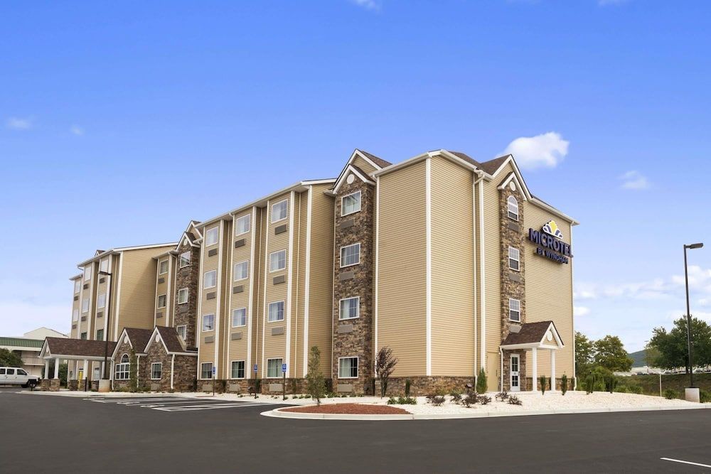 Microtel Inn & Suites by Wyndham 1