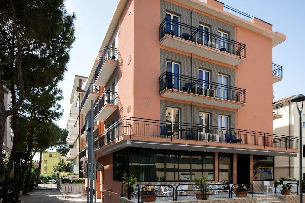 Hotel Scarlet 1