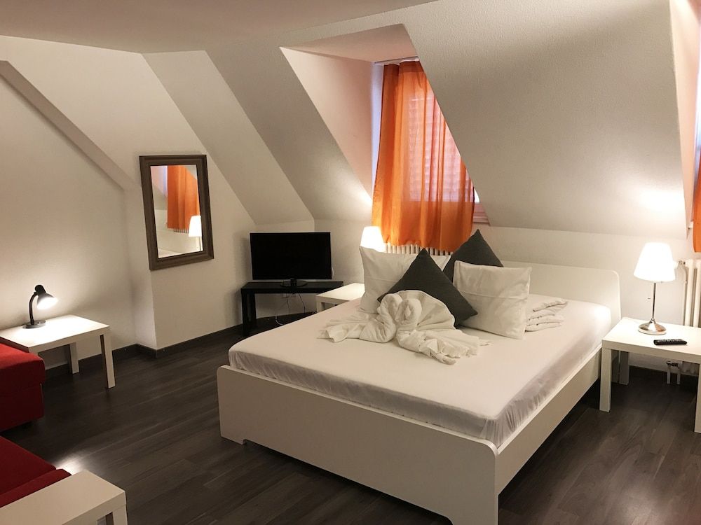 INSIDE Five Hotel 1