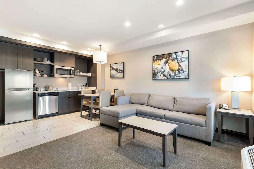 Best Western Plus Executive Residency Rigby's Water World Hotel 1