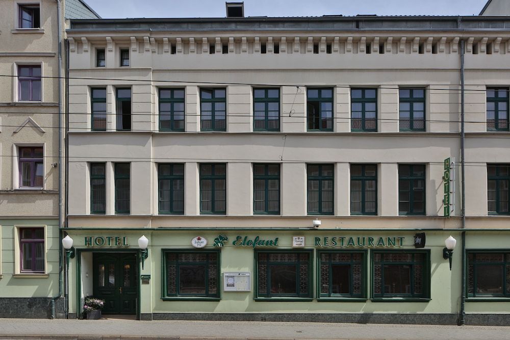 Hotel Elefant 1