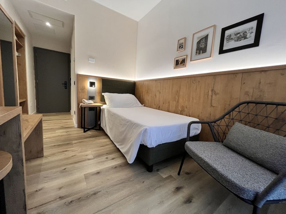 Hotel America 2
