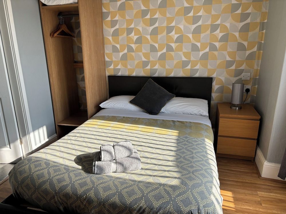 Central Hotel 2