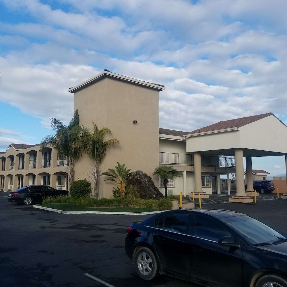 SureStay Hotel by Best Western Hollister 1