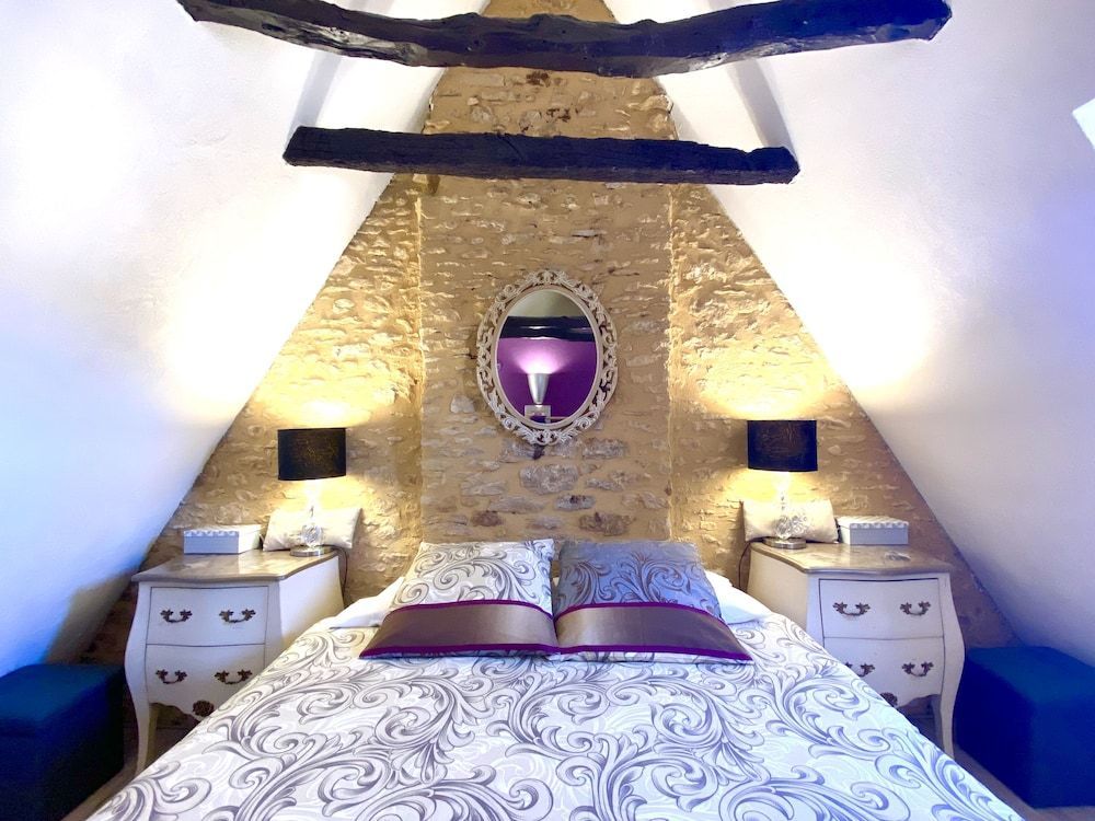 La Clef des Songes - Maison d'Hôtes au Calme, au Coeur de Sarlat, 2 minutes à pied de la Cité Médiévale - Climatisation - Petits Déjeuners fait Maison - Parking gratuit - Option Spa et Massages - Pisc 1