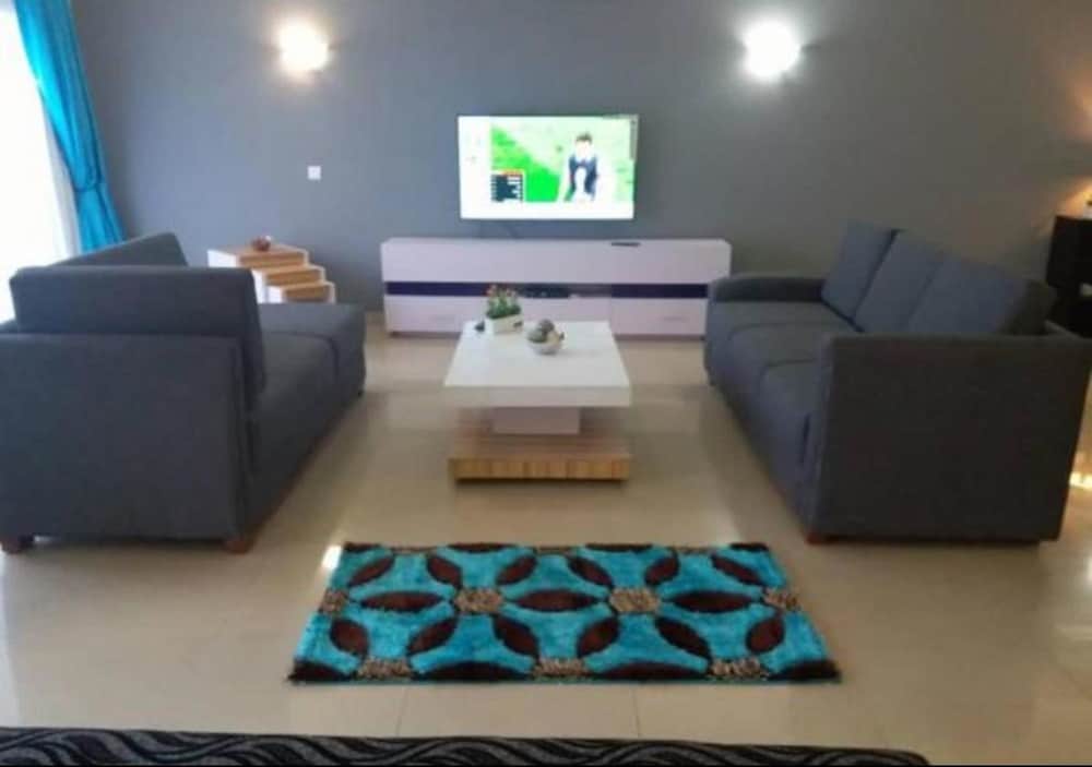 Amara Suites Banana Island 1