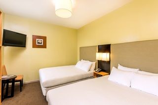 Comfy 2 bedroom apartment on Central Park West 2