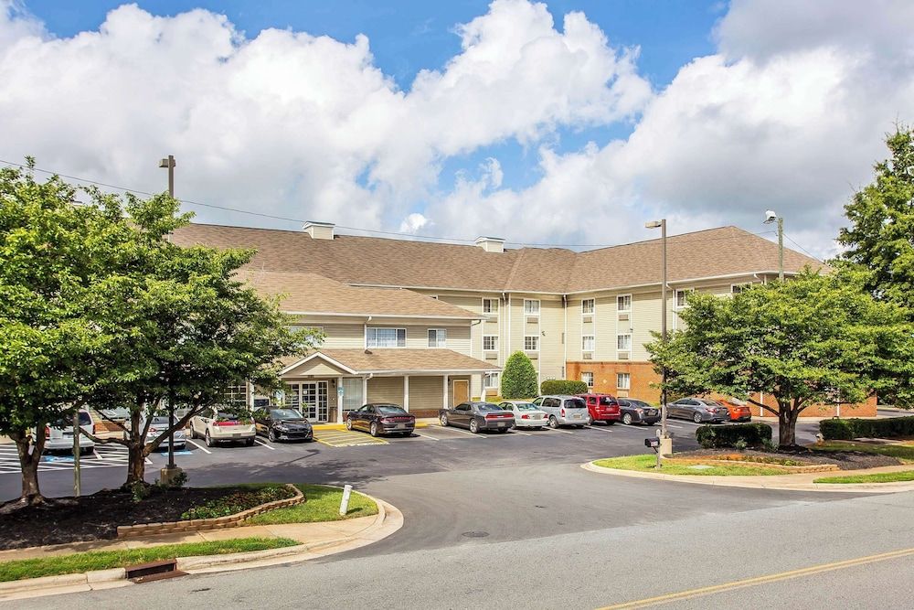 Suburban Studios near University of North Carolina-Charlotte 1