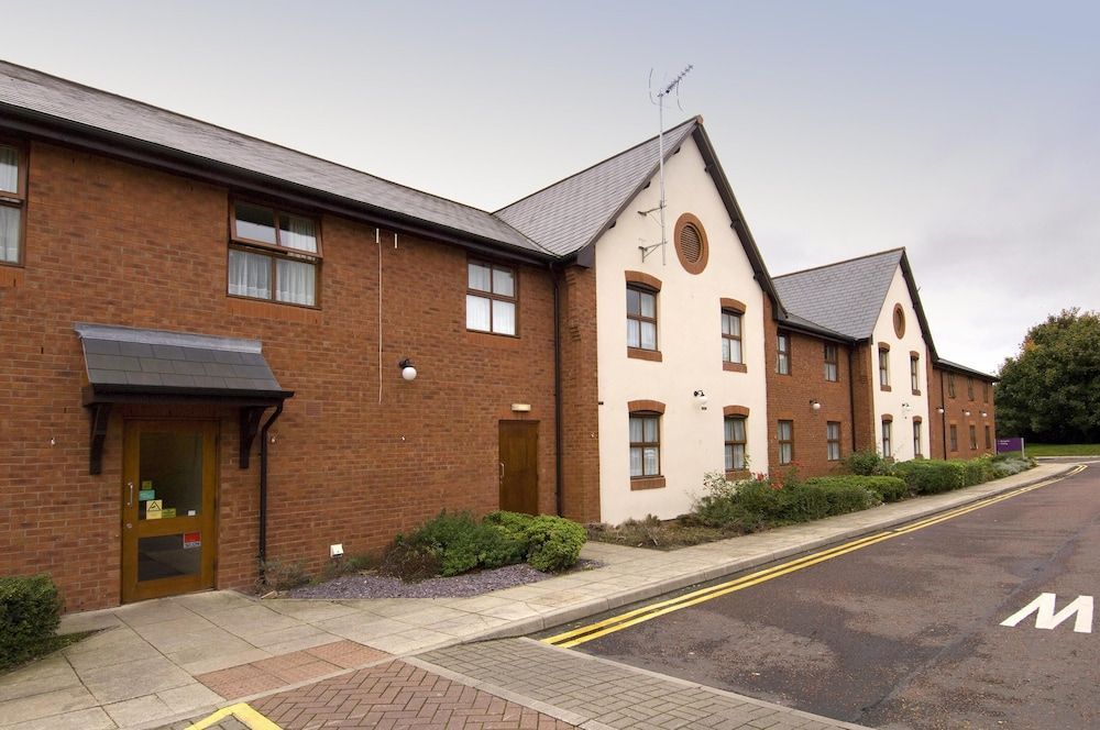 Premier Inn Chester Central North 1