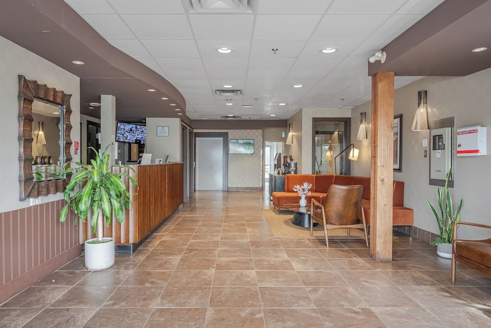 Ramada by Wyndham Surrey/Langley 2