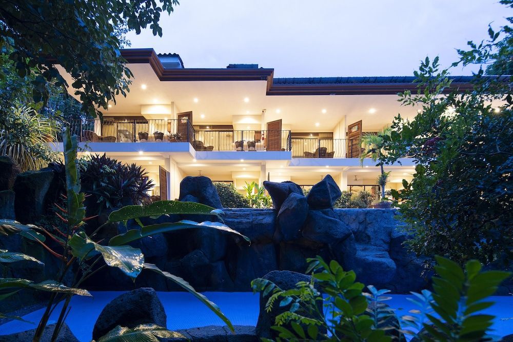 Pumilio Mountain & Ocean Hotel 1