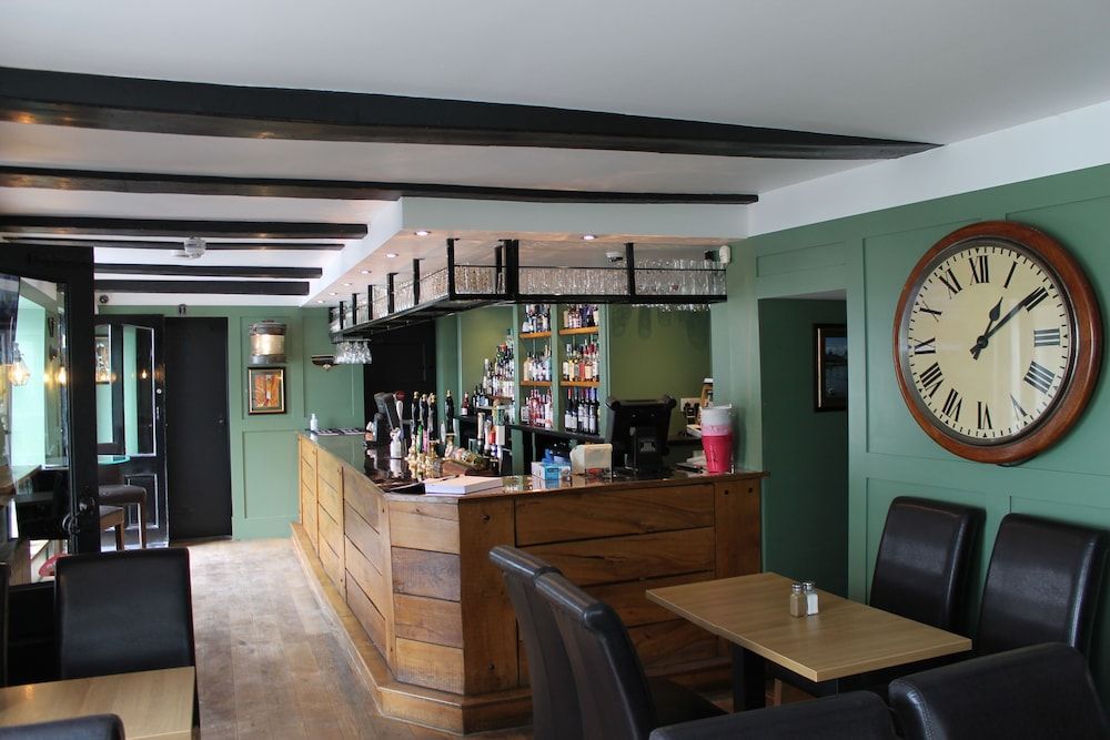 Jolly Sailor- Fish on the Quay 1