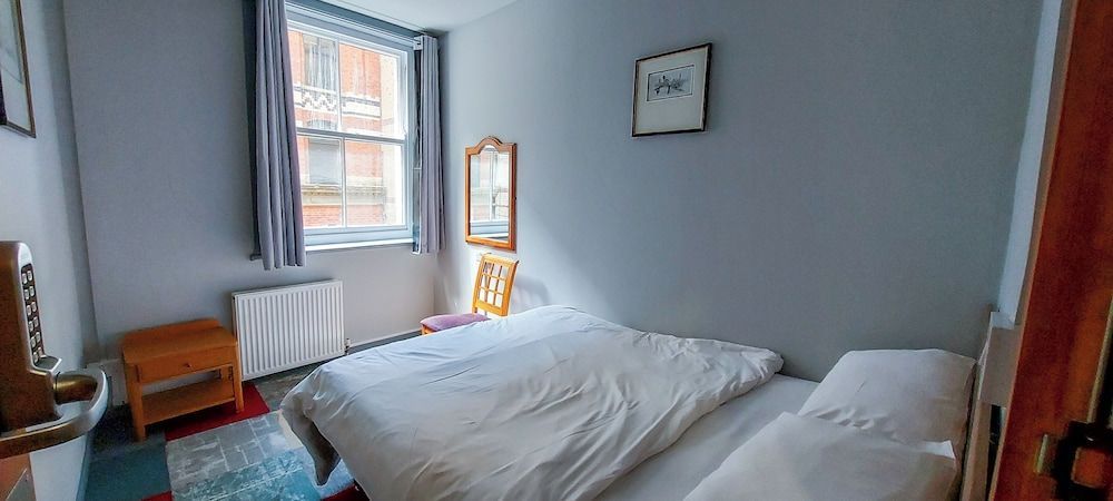R S Hostels - Leeds 2