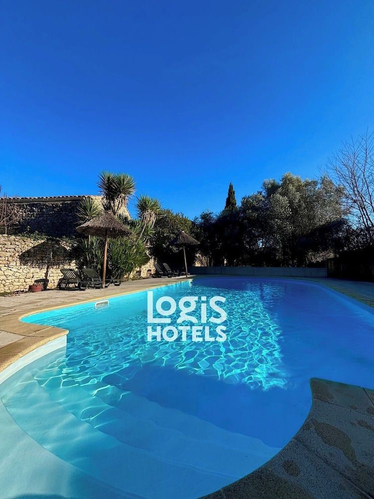 Logis Hotel Restaurant L'Esquielle 1