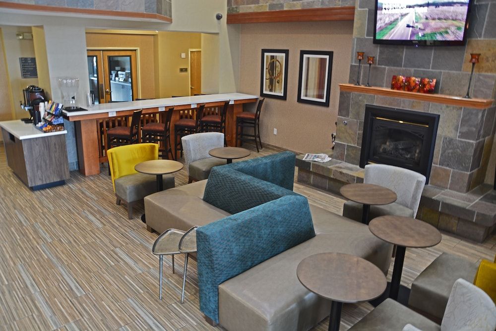 Best Western Plus Gateway Inn & Suites - Aurora 2