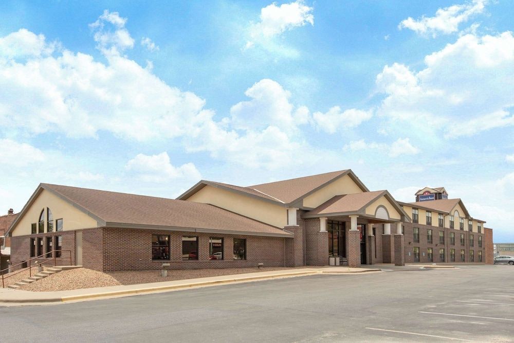AmericInn by Wyndham Ottumwa 1