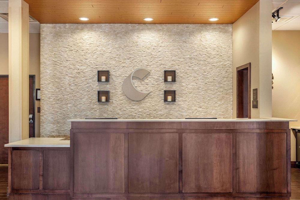 Comfort Inn & Suites Augusta 2