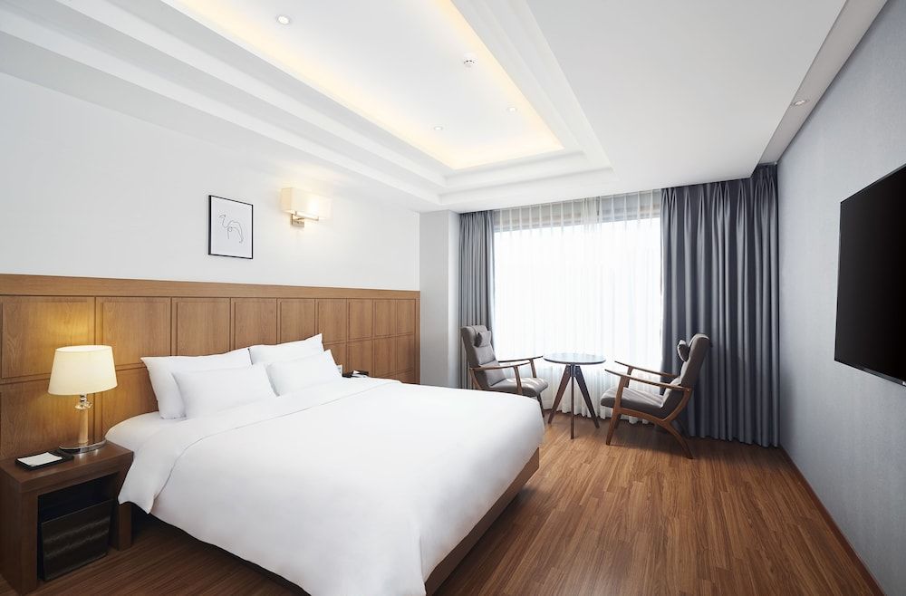 Lion Hotel 1