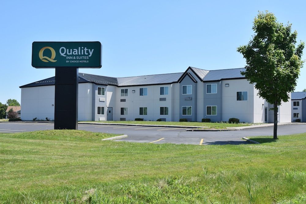 Quality Inn & Suites Watertown Fort Drum 1