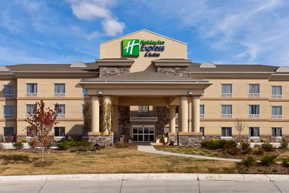 Holiday Inn Express & Suites NEWTON by IHG 1