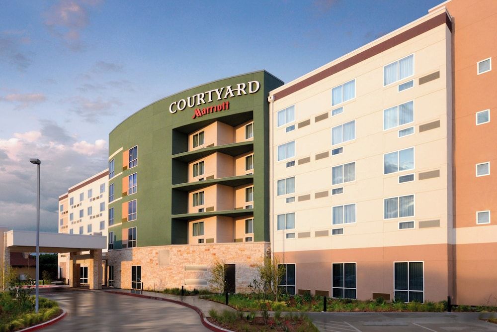 Courtyard by Marriott Dallas Plano/The Colony 1