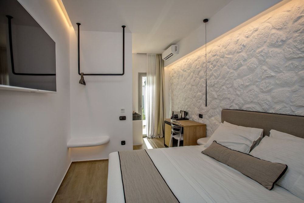 Levantes Luxury Suites I 1