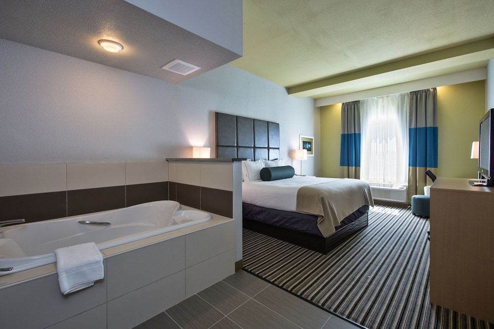 Holiday Inn Express & Suites CARLISLE - HARRISBURG AREA by IHG 2