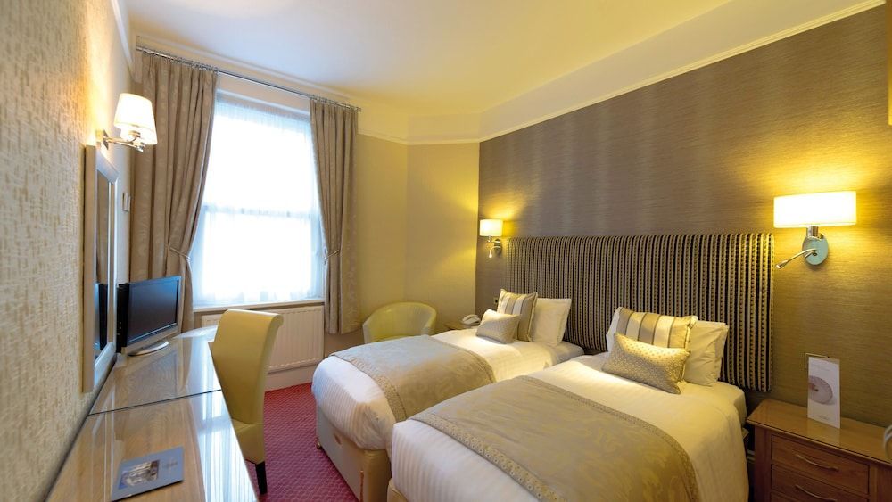 The Royal & Fortescue Hotel 2