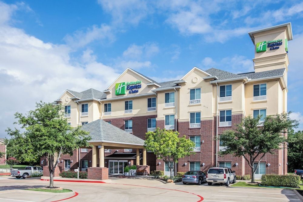 Holiday Inn Express & Suites DALLAS - GRAND PRAIRIE I-20 by IHG 1