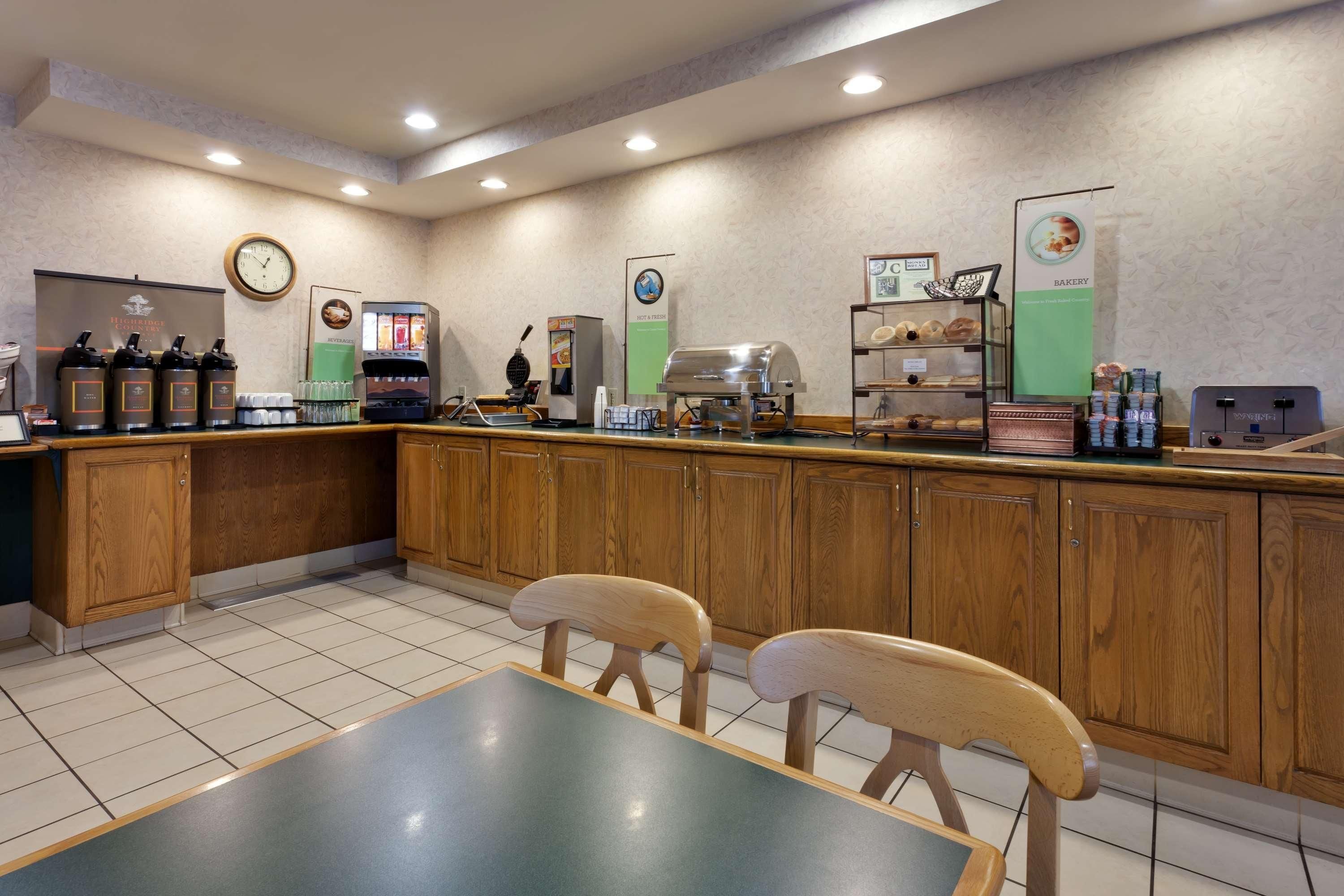 Country Inn & Suites by Radisson, Mount Morris, NY 1