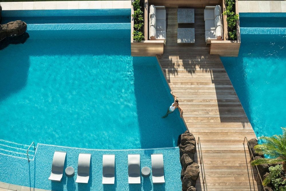 The Ritz-Carlton Residences, Waikiki Beach Hotel 1