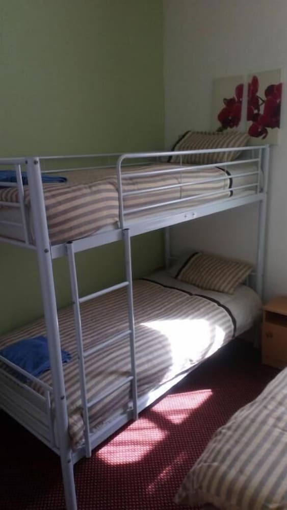 MyRoomz Golden Strand Hotel 2