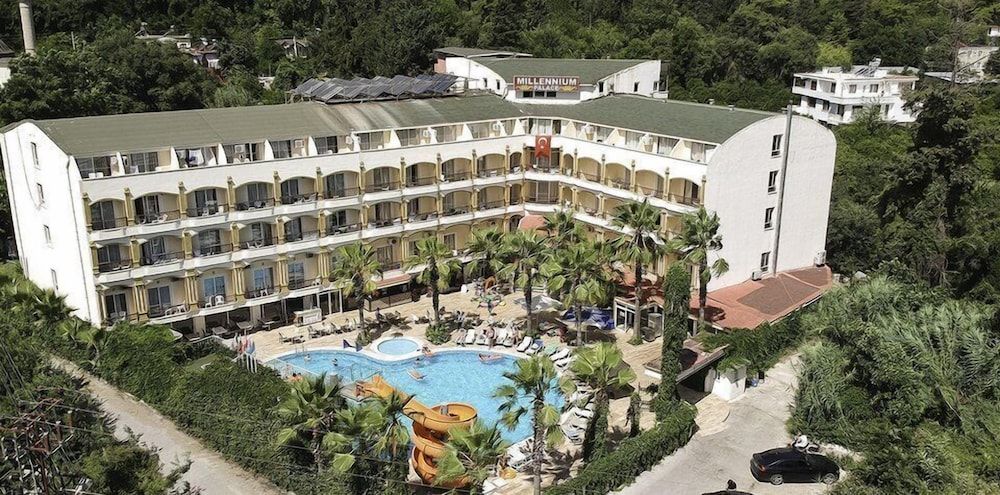 Armir Palace 1