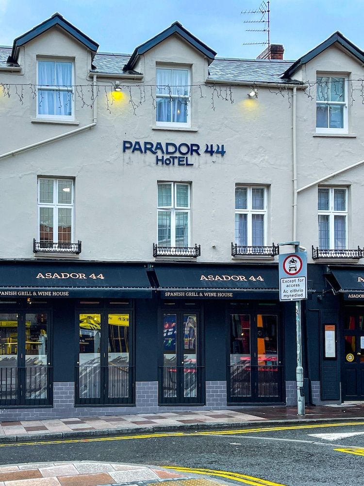 Parador 44 1