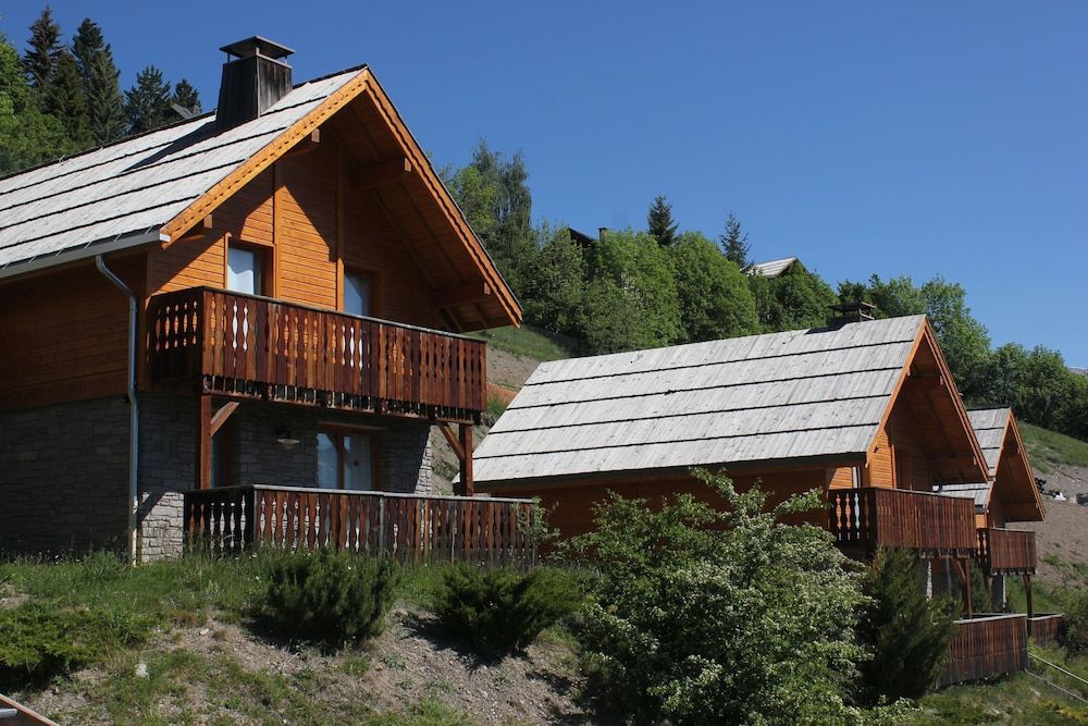Chalets de Praroustan by Actisource 1