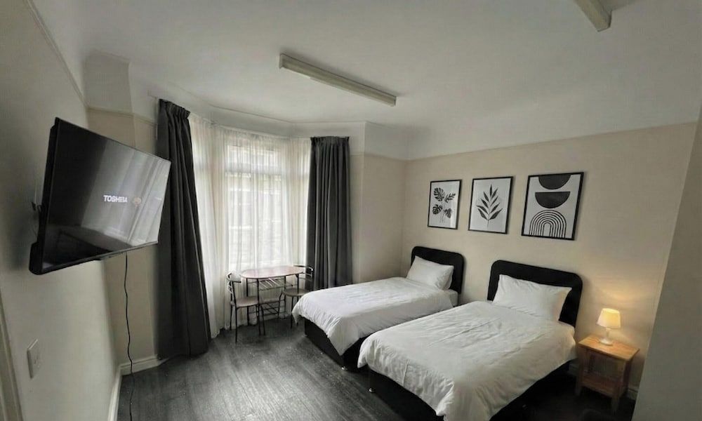 Gassiot House 2