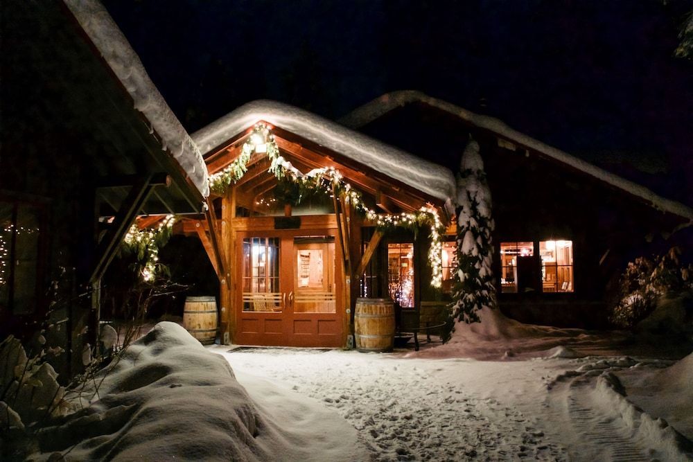 Sleeping Lady Mountain Resort & Spa 2