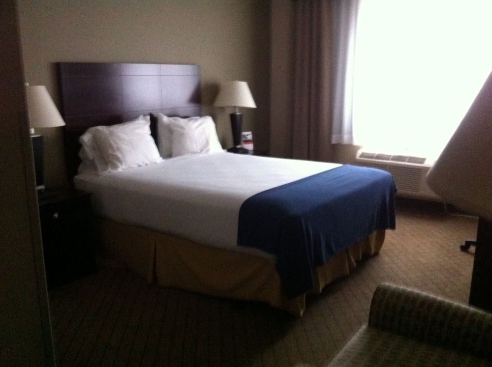 Holiday Inn Express SAULT STE. MARIE by IHG 2