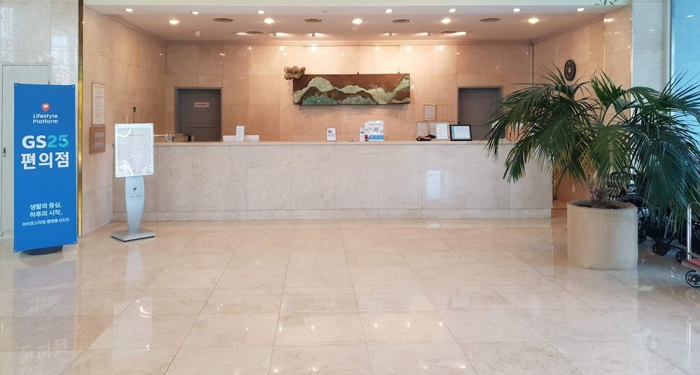 Bloom Hotel 2