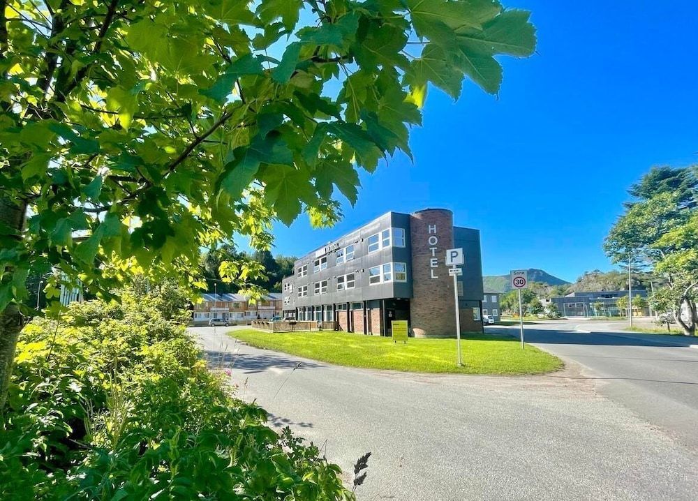 Marina Hotel Lofoten 1
