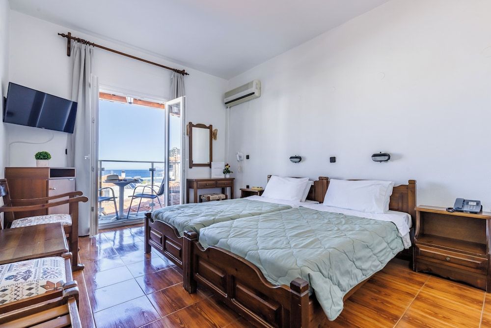 Hotel Dionyssos 1